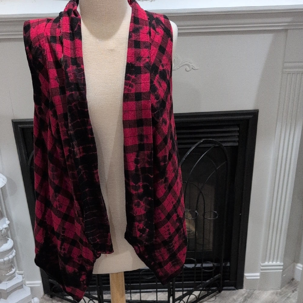Anthropologie Elevenses Plaid Sleeveless Vest in Red and Black Size Small